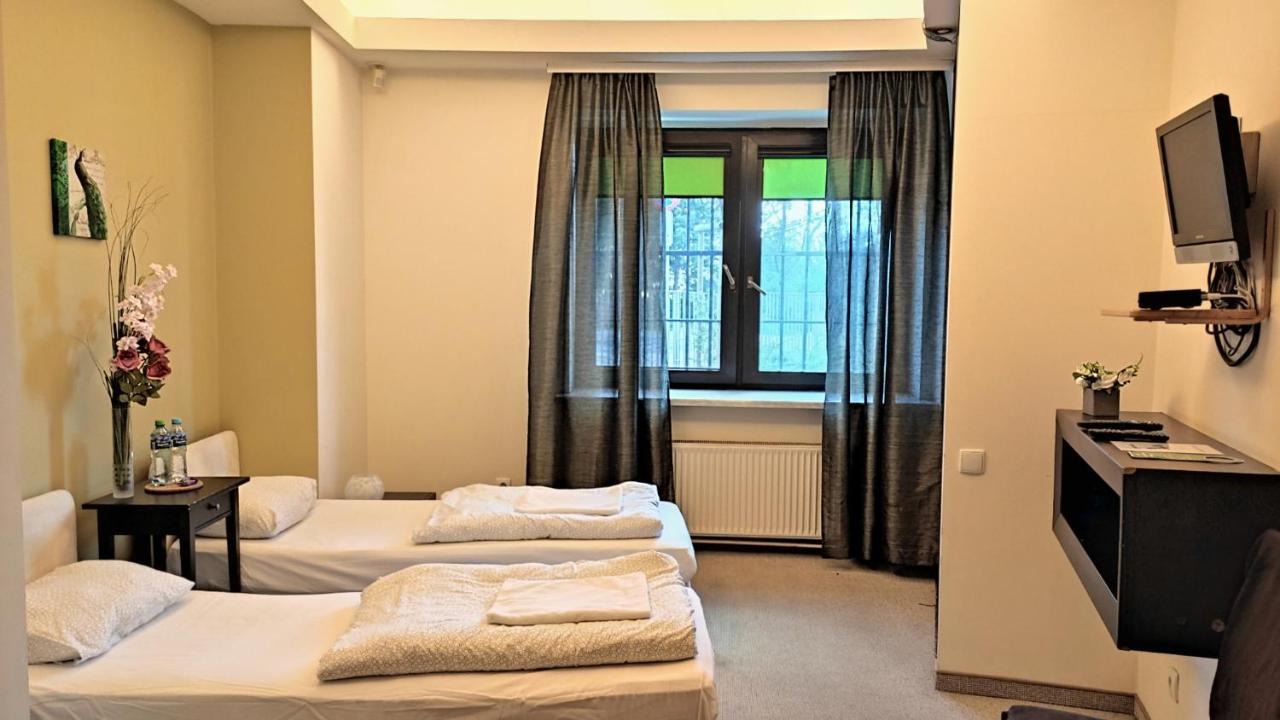 Helvetia Plus B&B - Private Rooms And Apartments Warszawa Zewnętrze zdjęcie